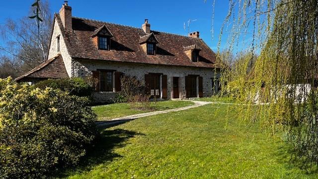 Maison 6 pièces 140 m² · à Ambillou · 140 m² · 777 000 €