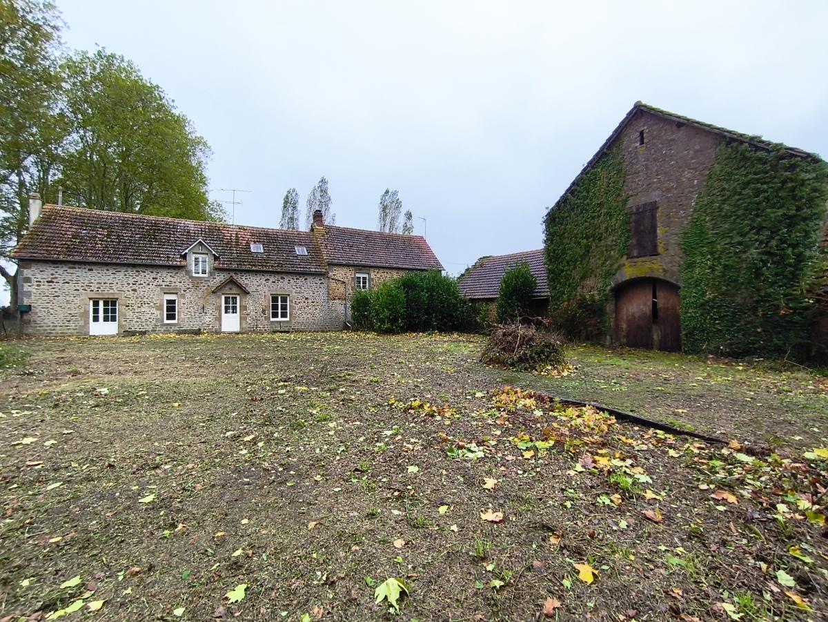 Maison 8 pièces 206 m² · à Ceaucé · 206 m² · 147 000 €
