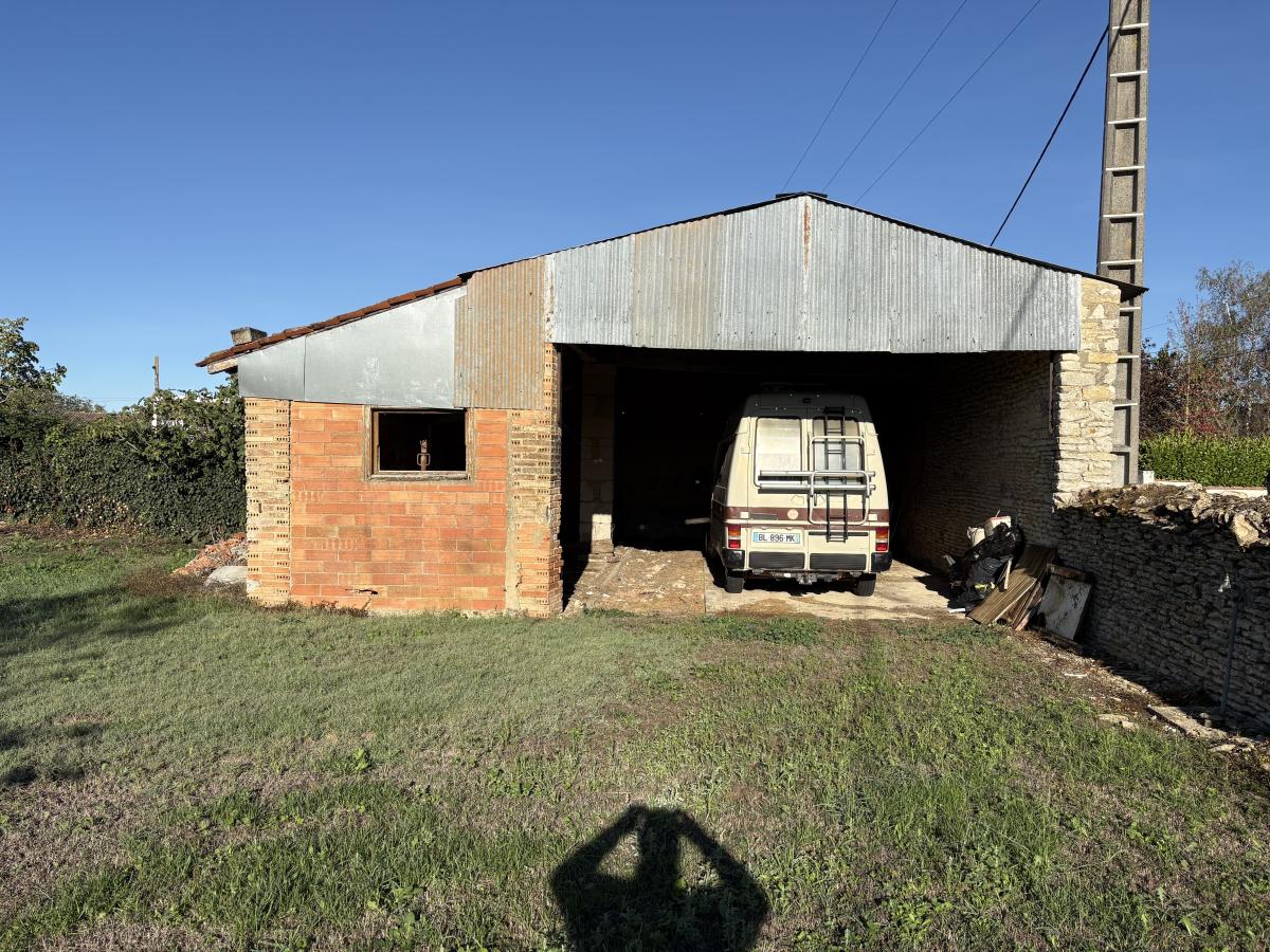 Terrain 490 m² · à Saint-Hilaire-la-Palud · 29 200 €