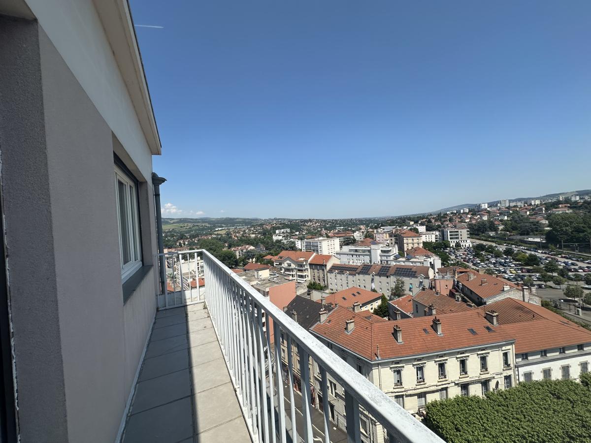 Appartement 6 pièces 105 m² · à Saint-Chamond · 104,6 m² · 126 000 €