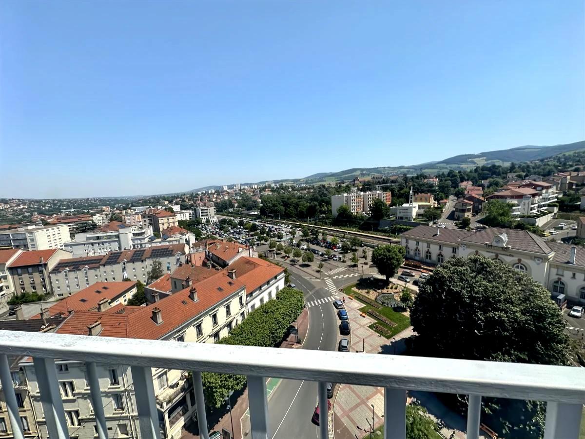 Appartement 6 pièces 105 m² · à Saint-Chamond · 104,6 m² · 126 000 €