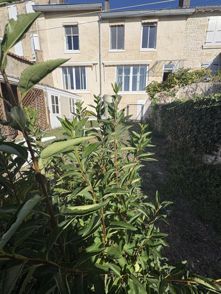 Maison 7 pièces 365 m² · à Saint-Maixent-l'École · 365 m² · 199 810 €
