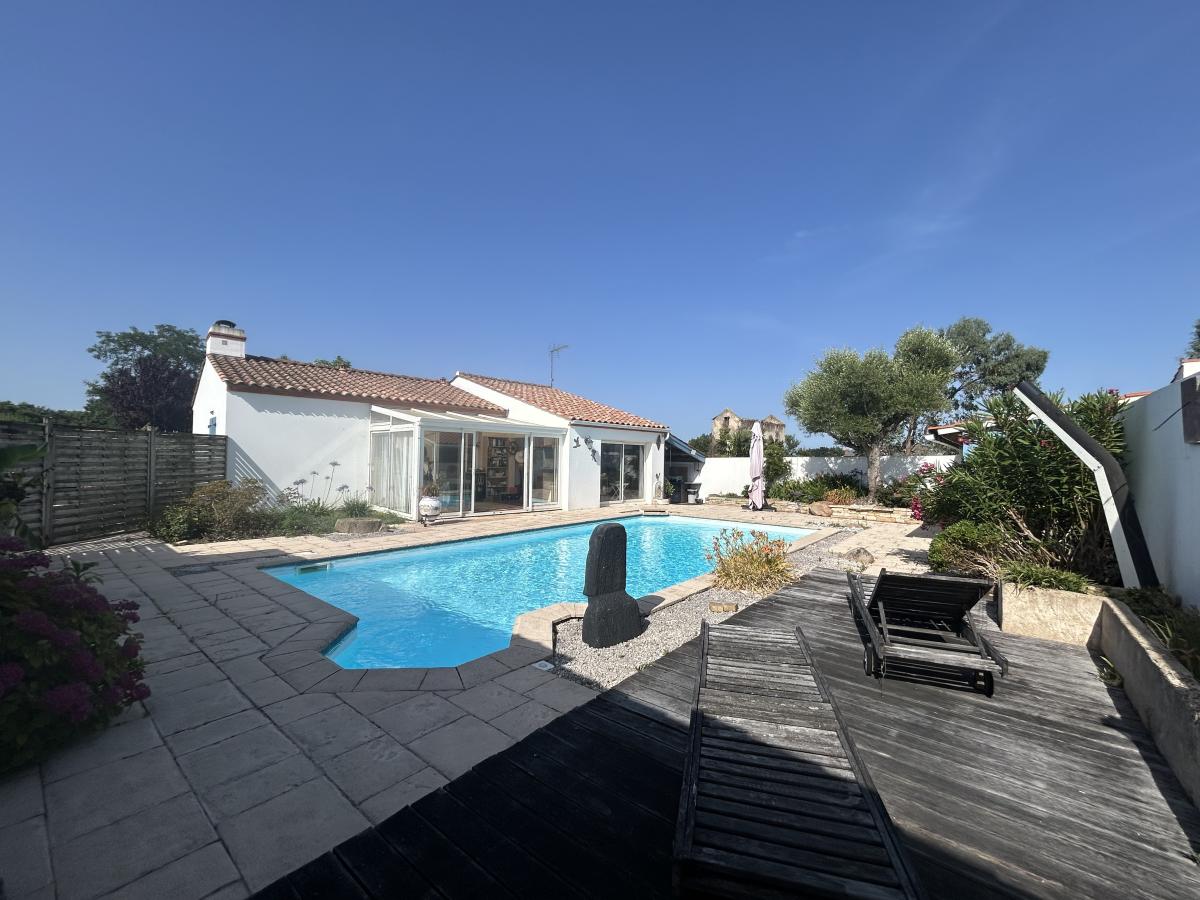Maison 5 pièces 122 m² · à Soullans · 122 m² · 374 400 €