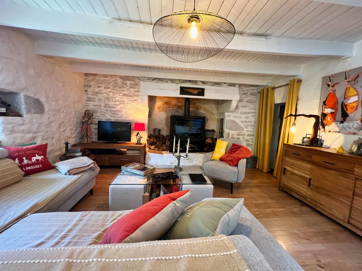 Maison 8 pièces 157 m² · à Plogastel-Saint-Germain · 157 m² · 399 375 €