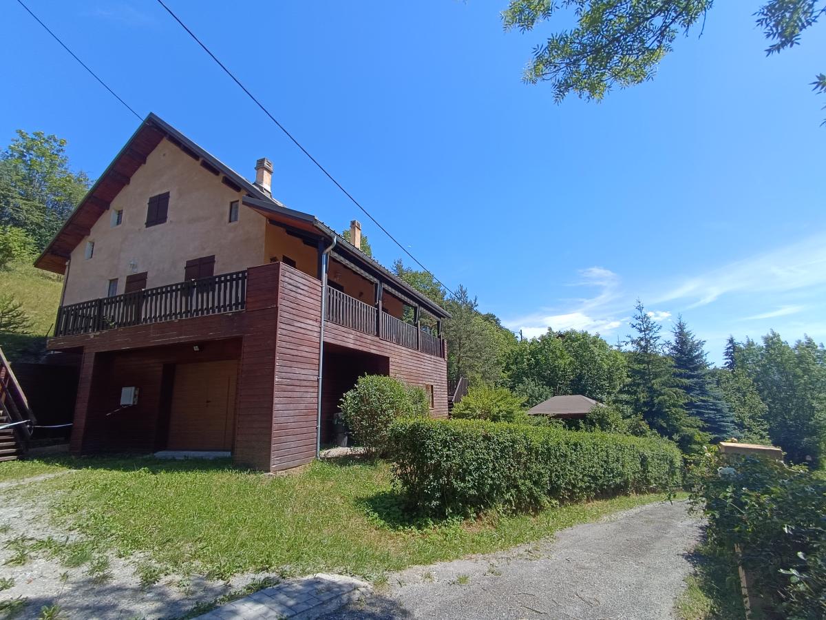 Maison 6 pièces 117 m² · à Montclar · 116,6 m² · 292 000 €
