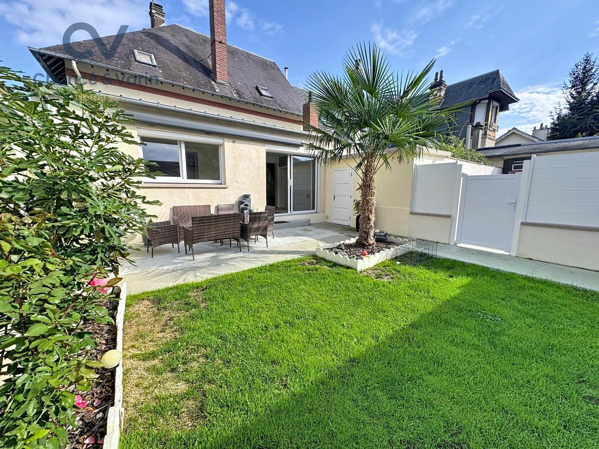 Maison 5 pièces 115 m² · à Lisieux · 115 m² · 325 500 €