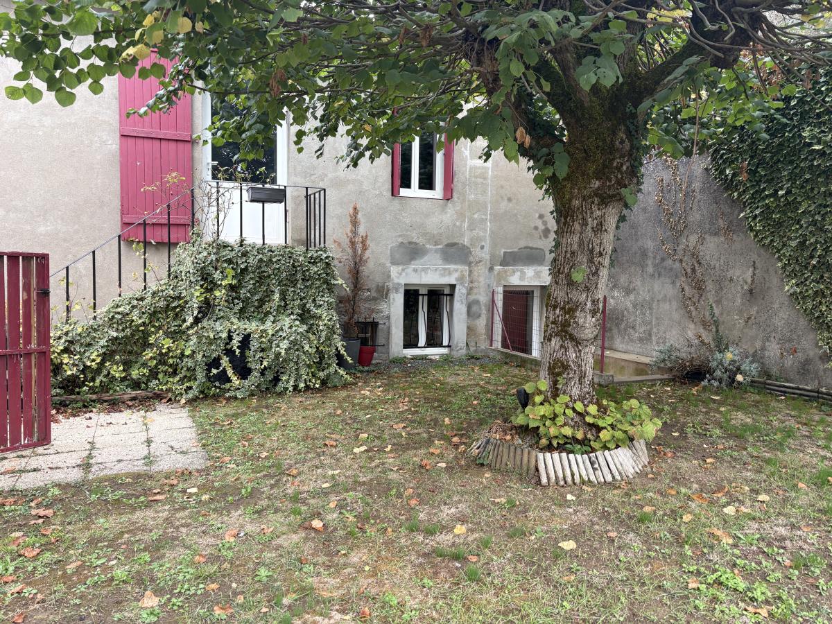 Maison 4 pièces 219 m² · à Cherveux · 219,3 m² · 161 000 €