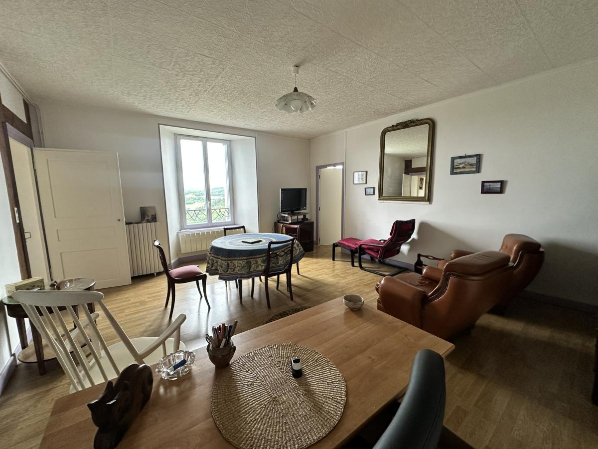 Appartement 3 pièces 98 m² · à Saint-Flour · 98 m² · 97 500 €