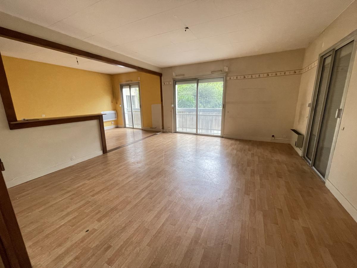 Appartement 2 pièces 77 m² · à Tours · 77 m² · 50 000 €