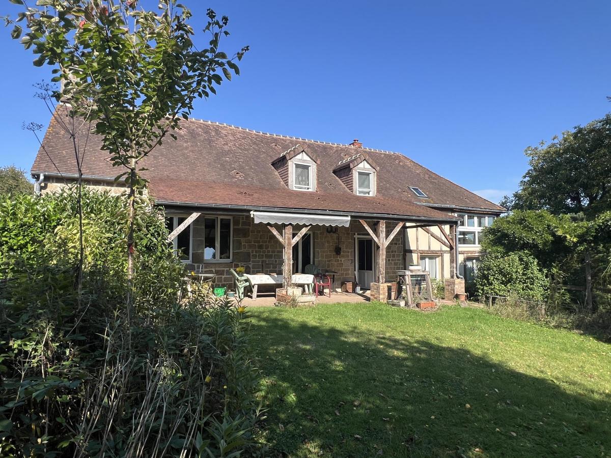 Maison 5 pièces 125 m² · à Saint-Martin-l'Aiguillon · 125 m² · 241 000 €