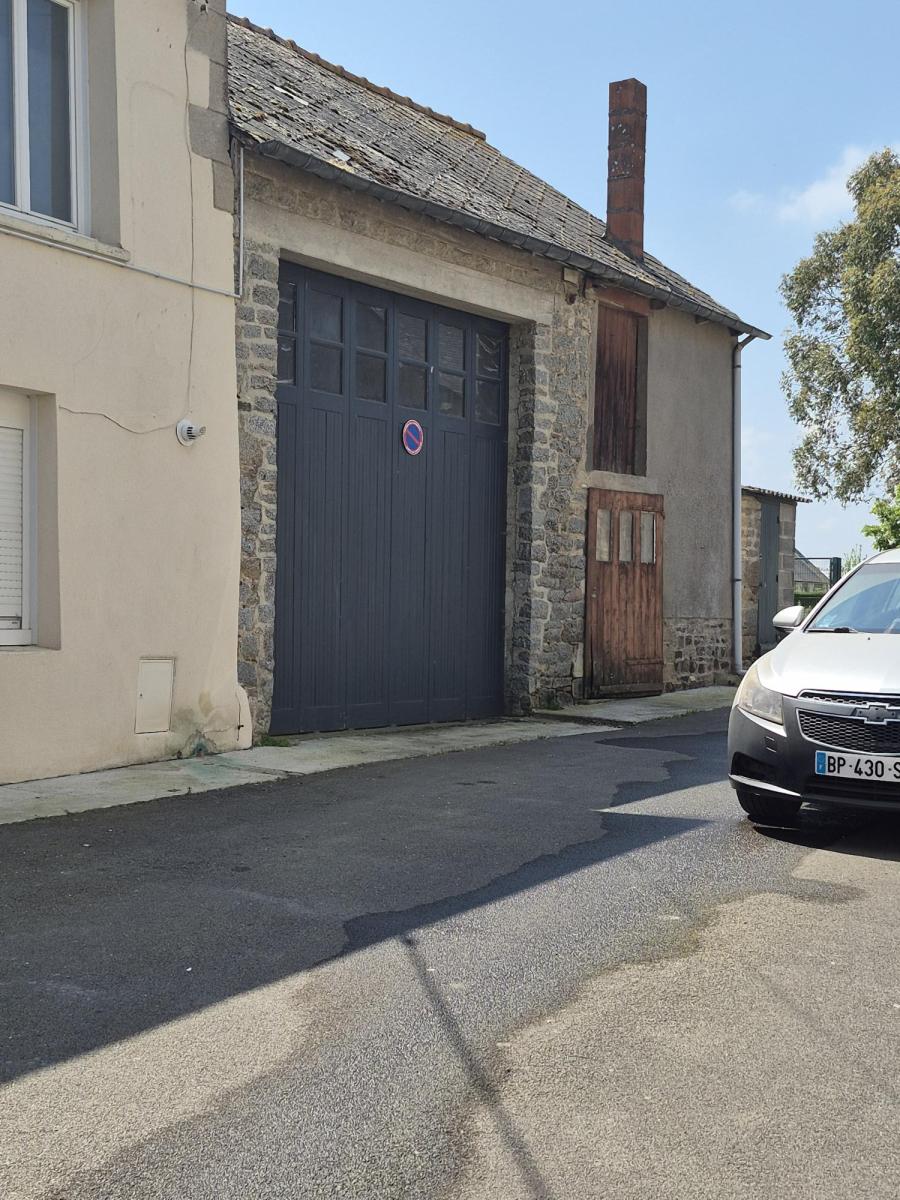 Parking 125 m² · à Broons · 125 m² · 80 250 €