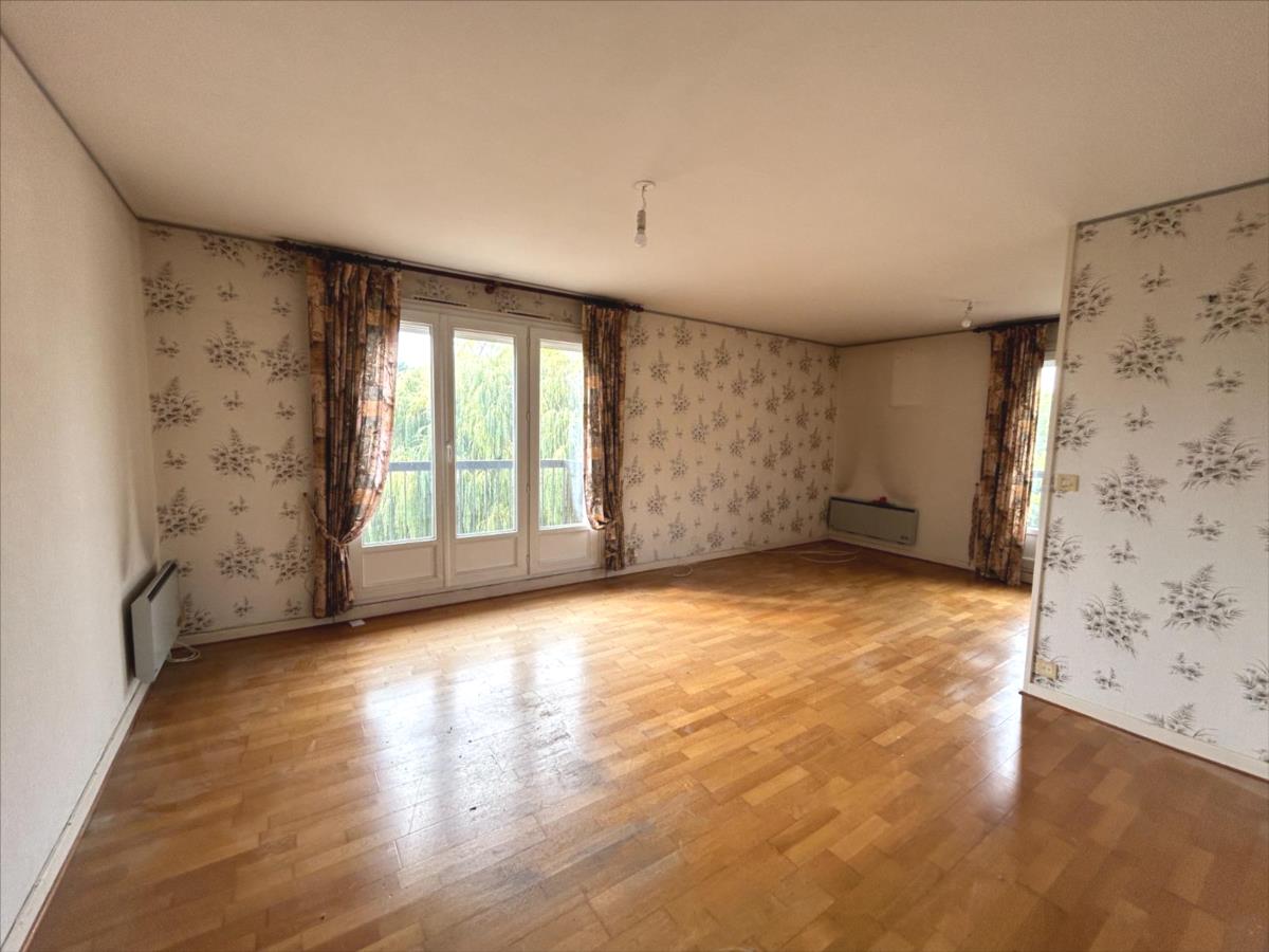 Appartement 4 pièces 85 m² · à Saint-Brice-Courcelles · 84,8 m² · 160 000 €