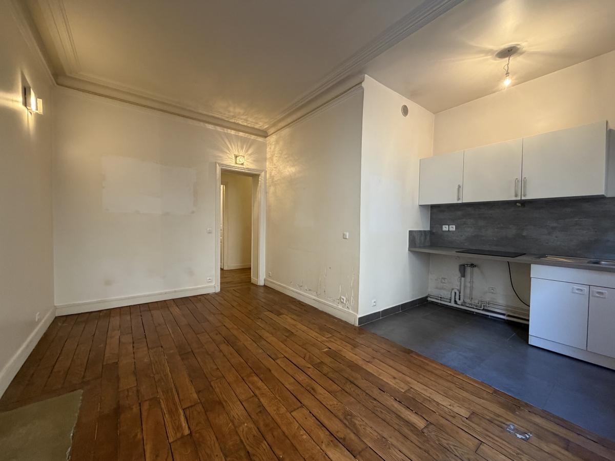 Appartement 2 pièces 42 m² · à Paris 17e Arrondissement · 41,8 m² · 380 000 €