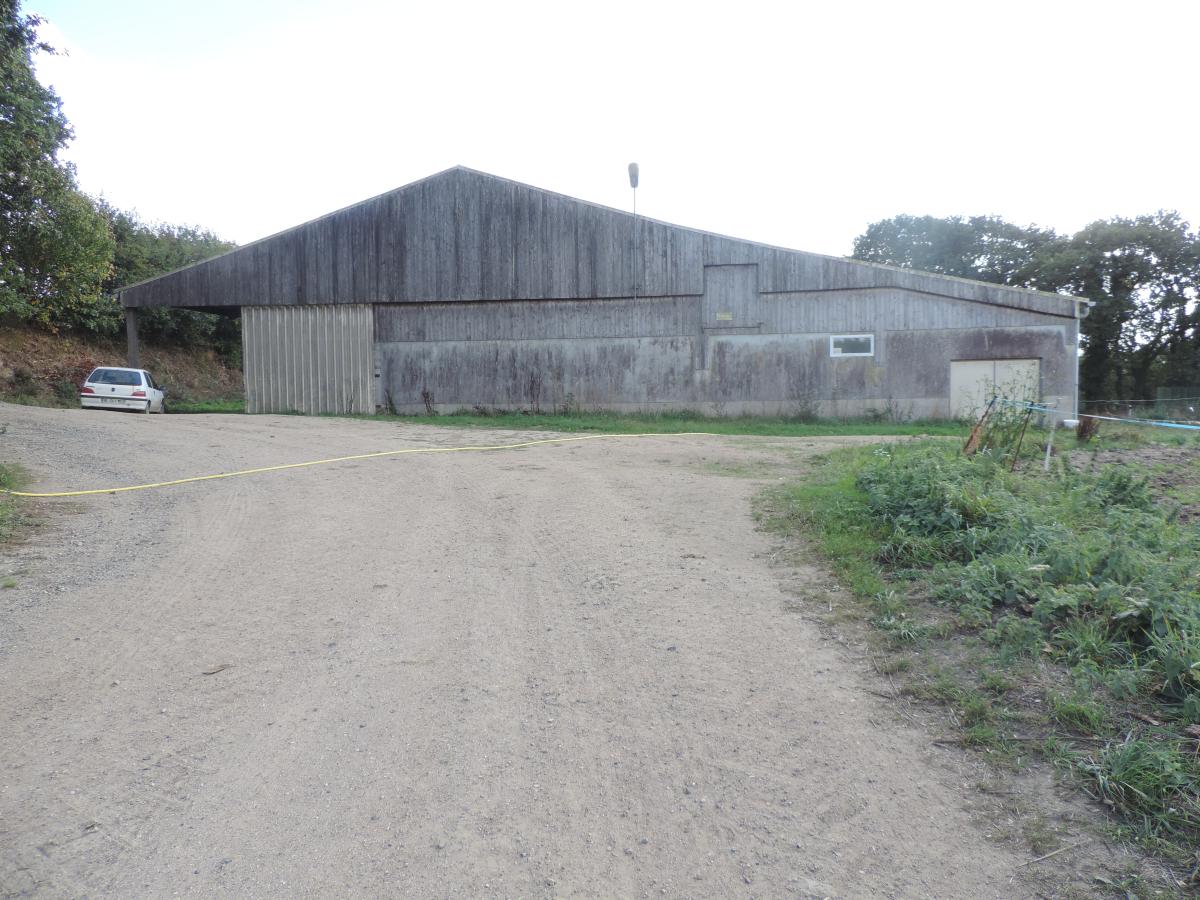 Terrain 501159 m² · à Maël-Pestivien · 431 700 €