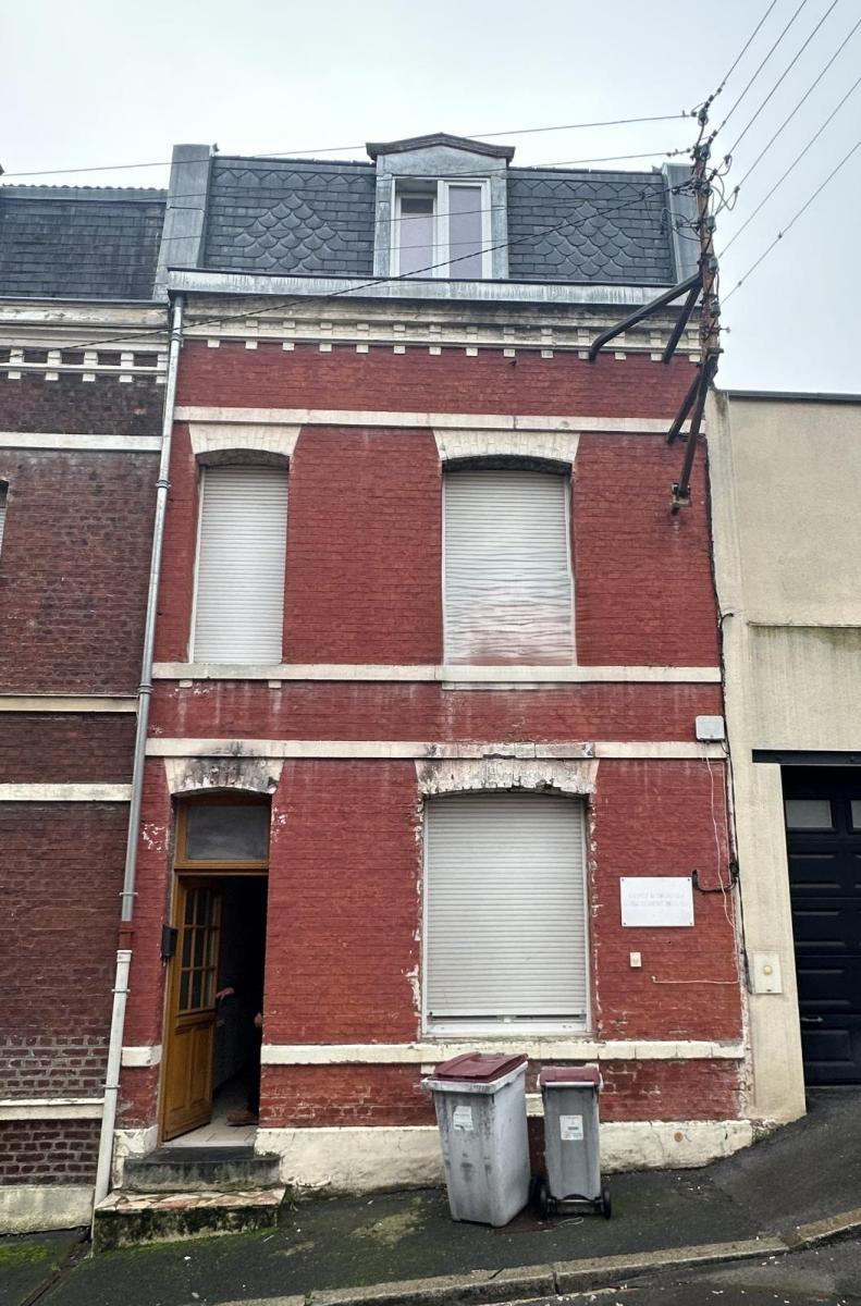 Maison 5 pièces 176 m² · à Saint-Quentin · 176 m² · 90 300 €