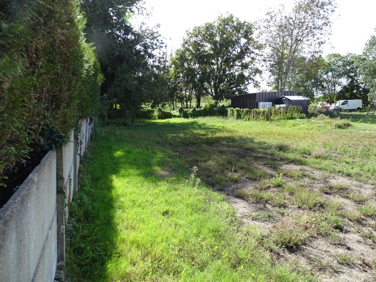 Terrain à vendre de 1278 m² · à Saint-Joachim · 60 500 €