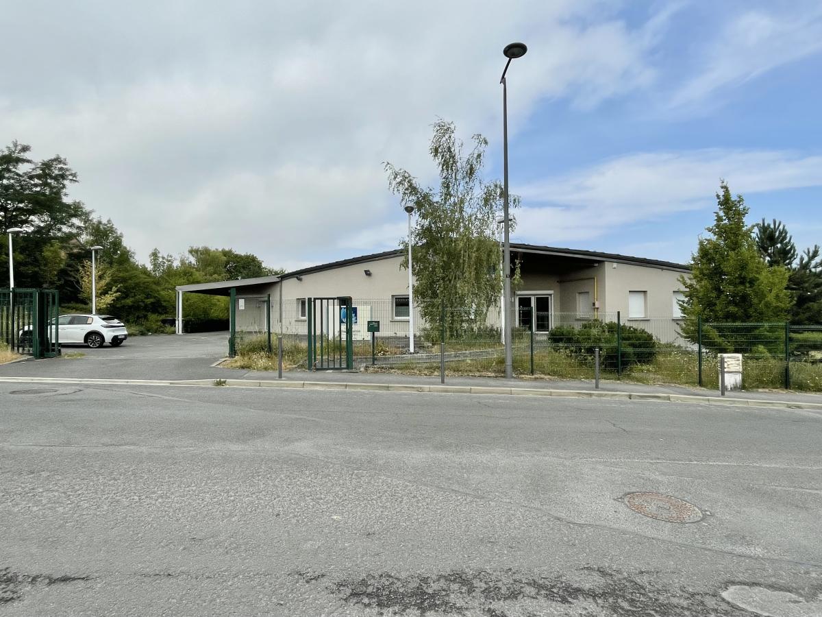 Réseau des notaires · à Cormontreuil · 1 053 m² · 2 070 000 €