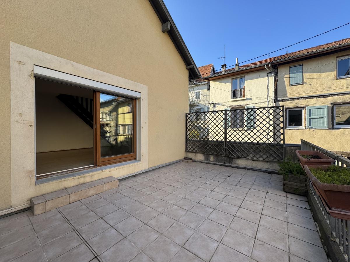 Appartement 3 pièces 75 m² · à La Côte-Saint-André · 74,7 m² · 129 000 €