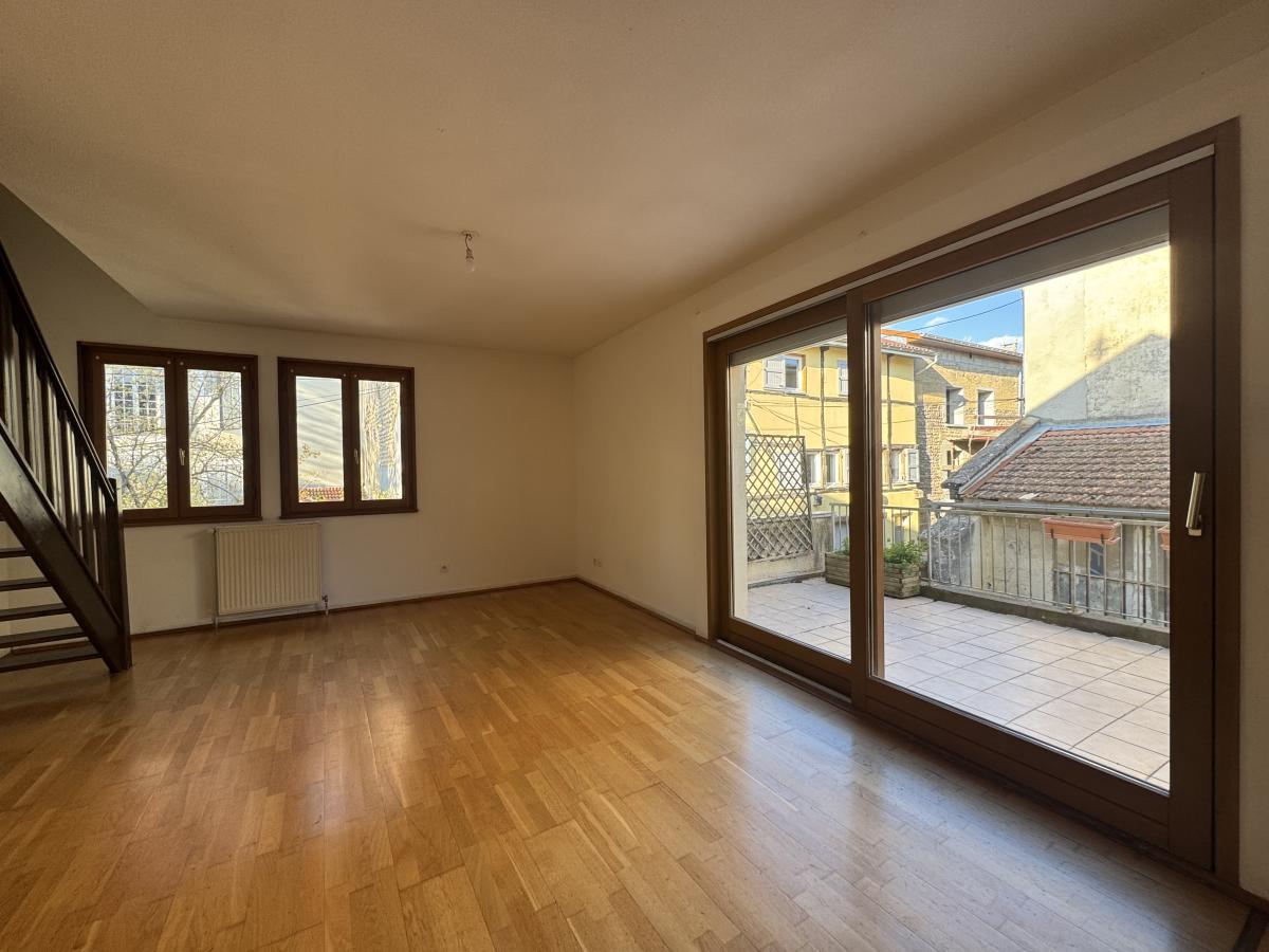 Appartement 3 pièces 75 m² · à La Côte-Saint-André · 74,7 m² · 129 000 €