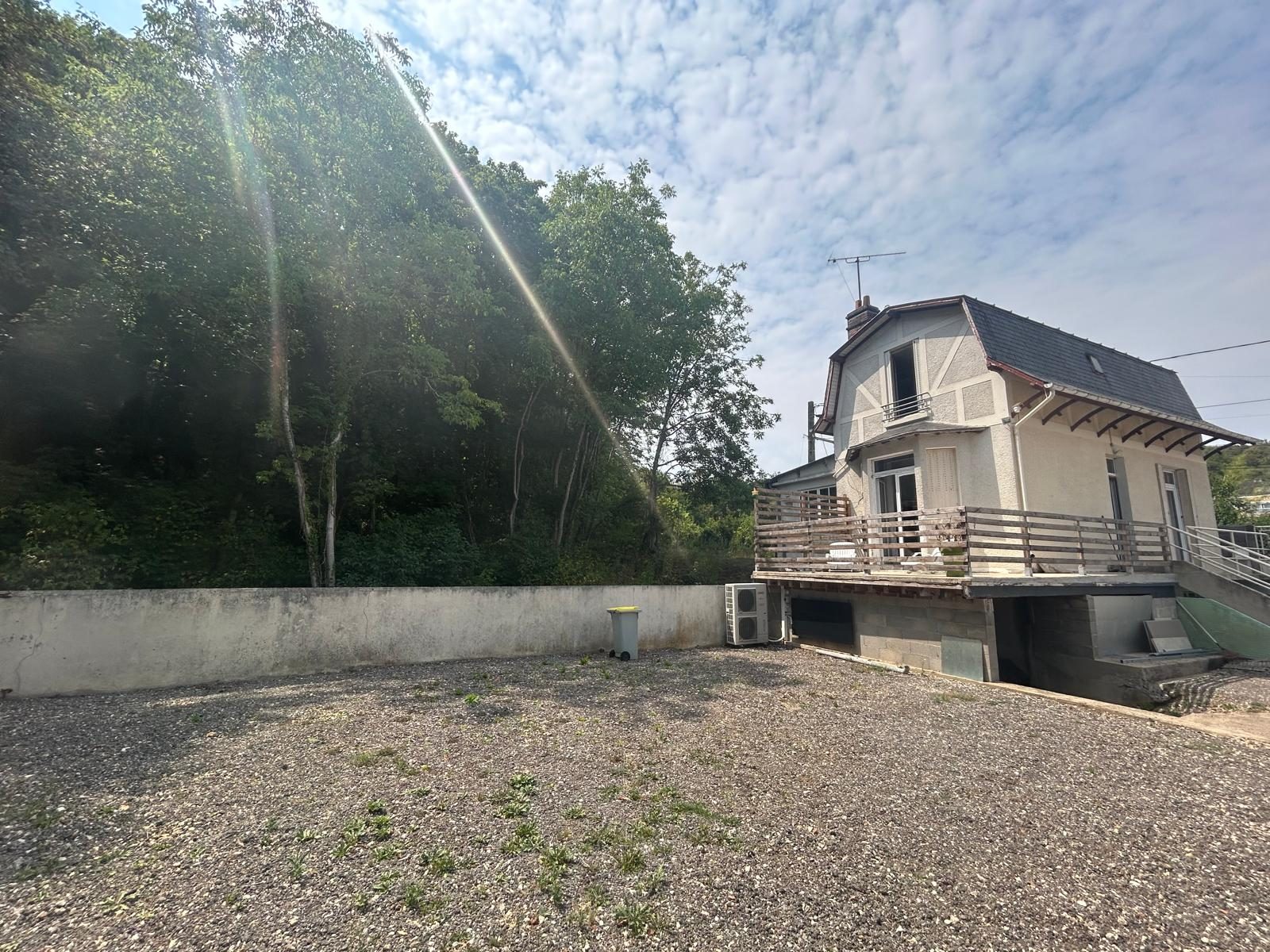 Maison 5 pièces 99 m² · à Villeneuve-sur-Yonne · 98,7 m² · 155 000 €