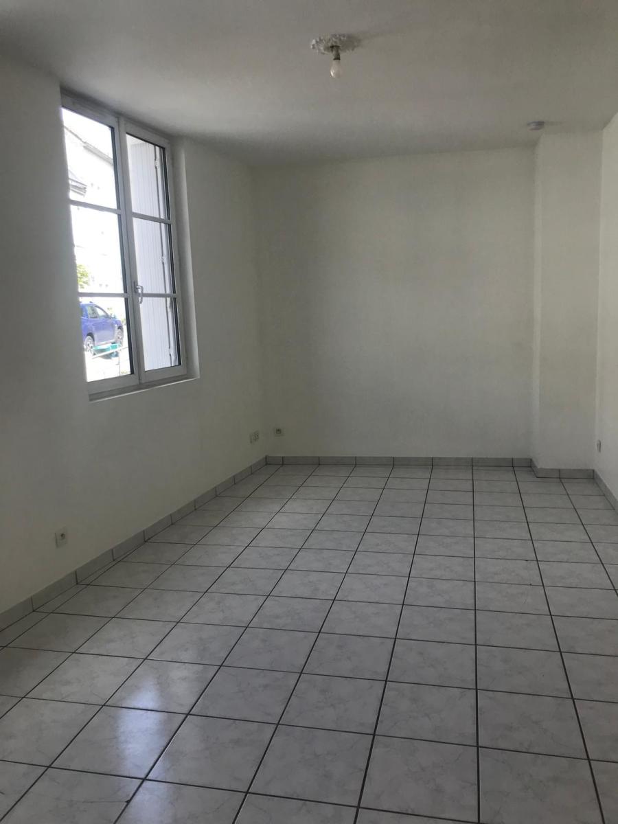 Appartement 3 pièces 50 m² · à Château-Renault · 50 m² · 480 €/mois
