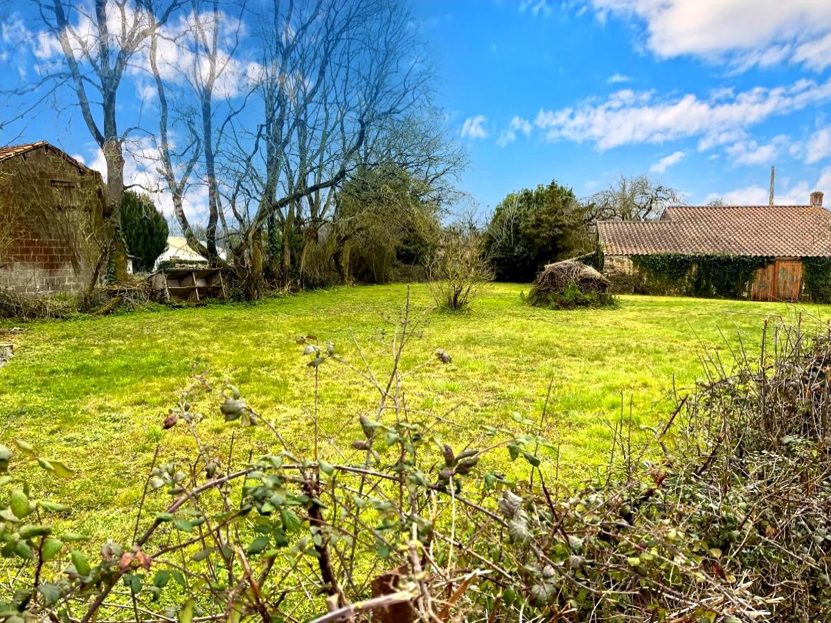 Réseau des notaires · à Le Champ-Saint-Père · 33 000 €