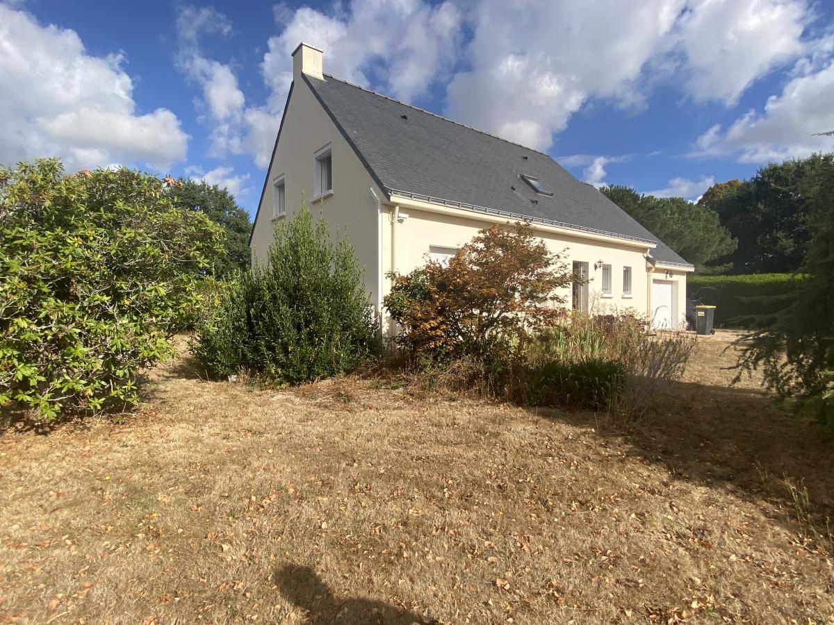 Maison 6 pièces 135 m² · à Sautron · 134,6 m² · 358 800 €