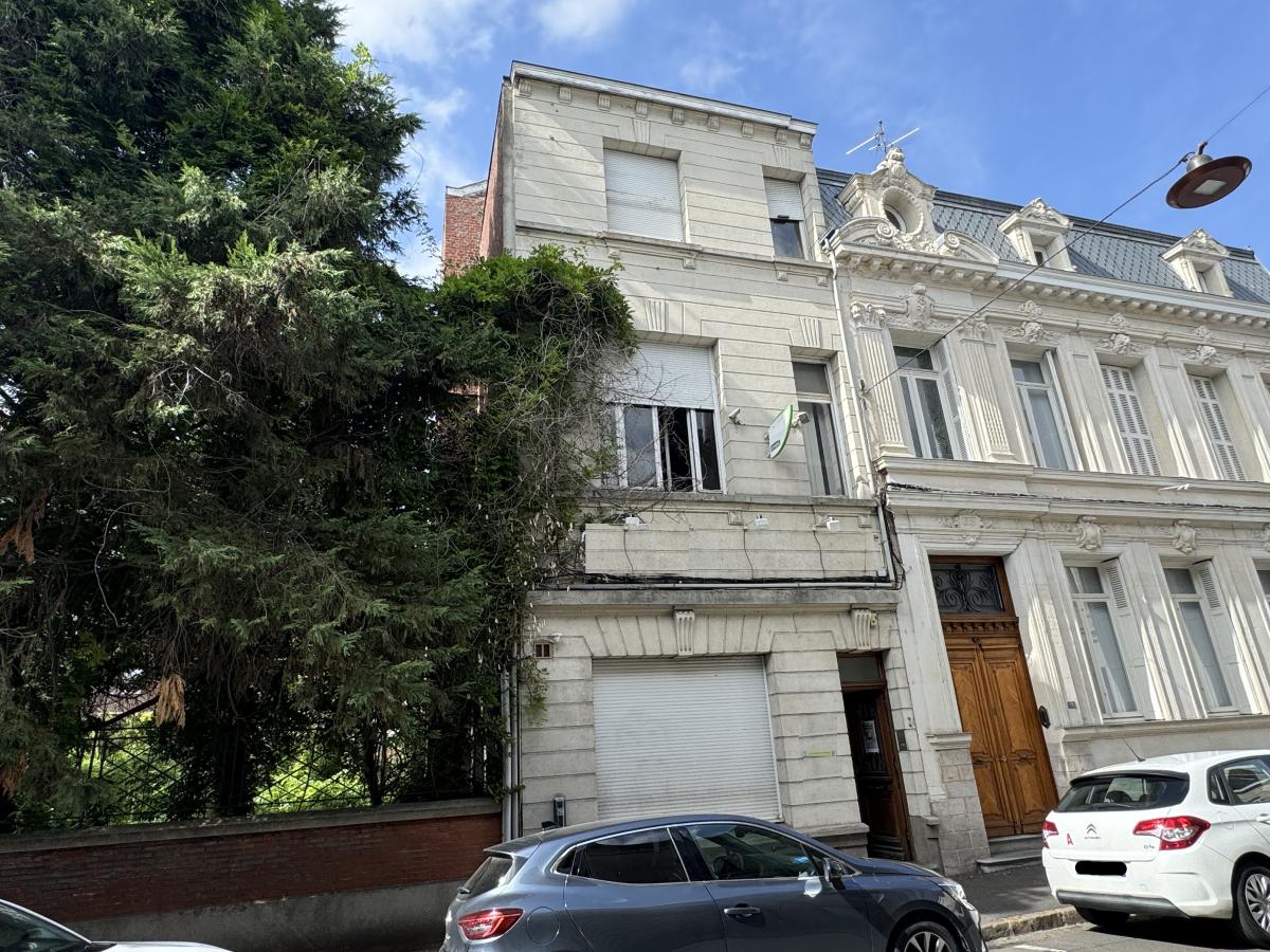 Maison 13 pièces 310 m² · à Valenciennes · 310 m² · 310 000 €