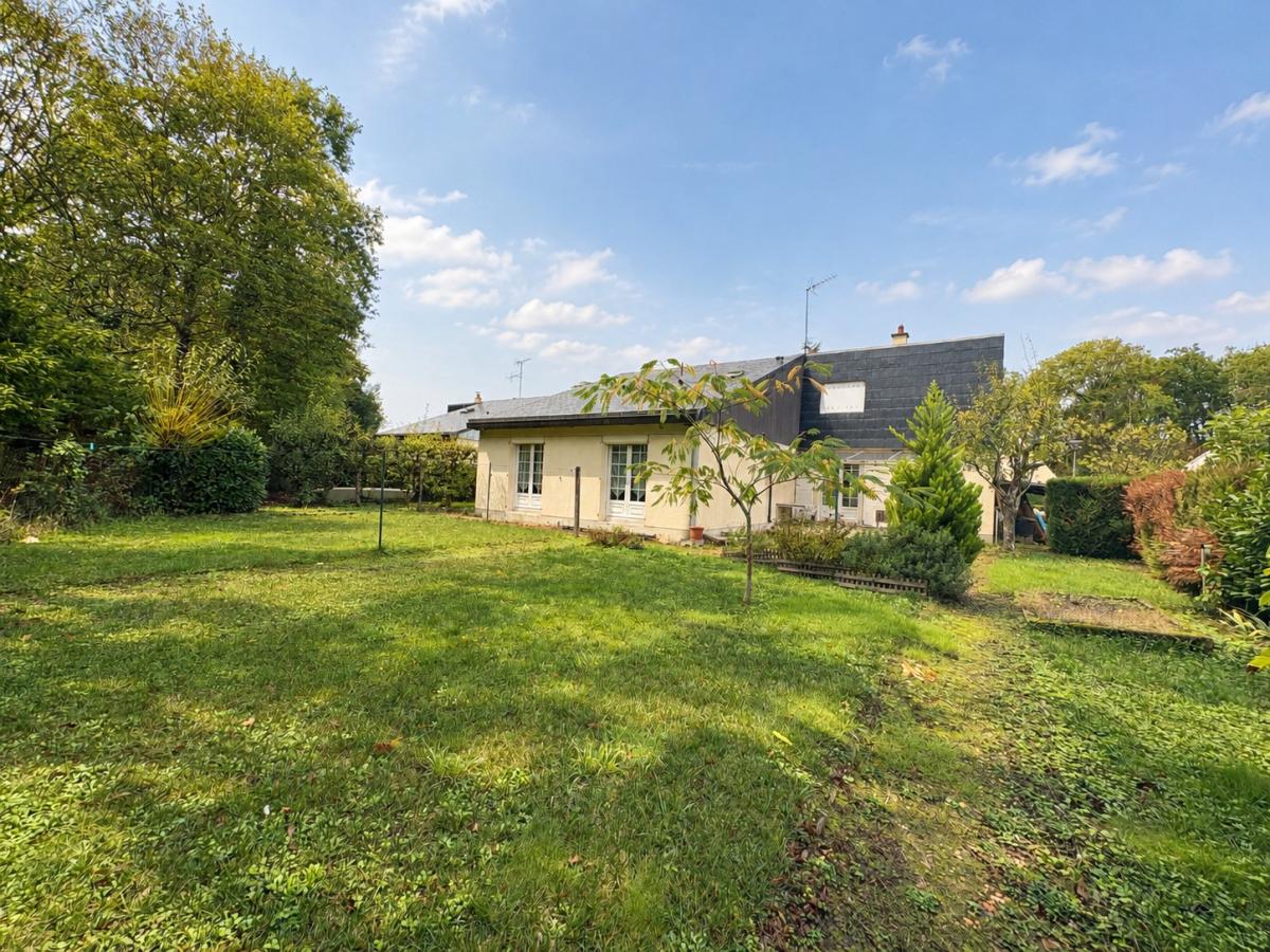 Maison 7 pièces 126 m² · à Saint-Barthélemy-d'Anjou · 126,2 m² · 345 840 €