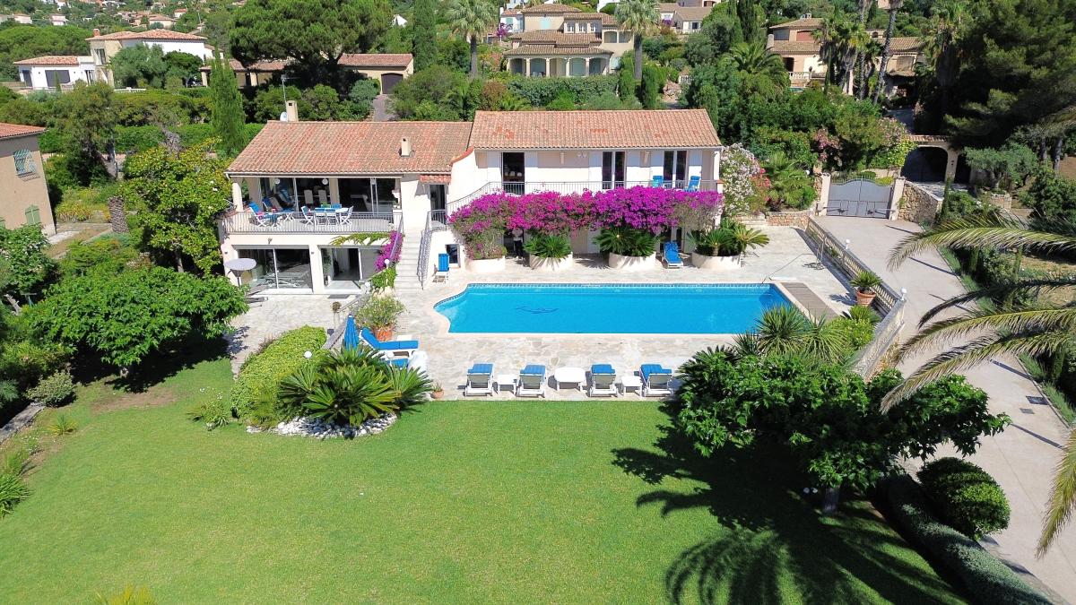 Maison 12 pièces 308 m² · à Roquebrune-sur-Argens · 308,5 m² · 2 900 000 €