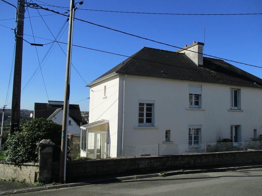 Maison 4 pièces 78 m² · à Carhaix-Plouguer · 78,4 m² · 68 900 €