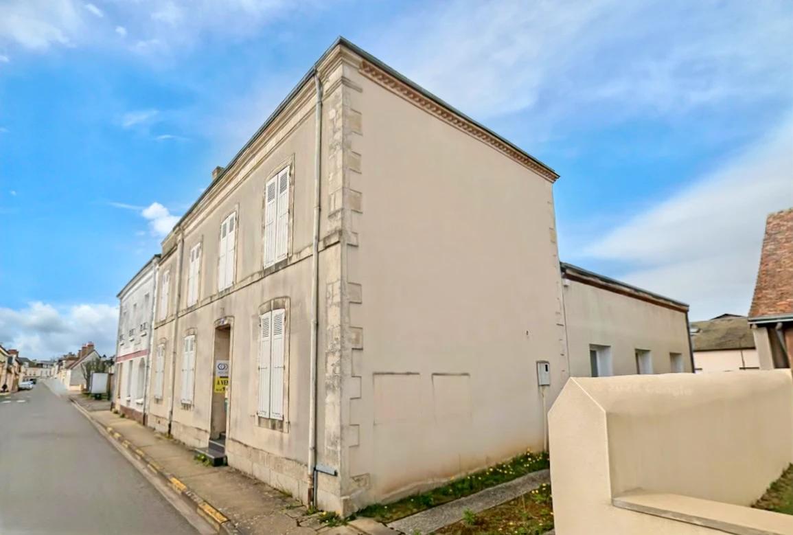 Maison 12 pièces 233 m² · à Marolles-les-Braults · 233 m² · 167 560 €