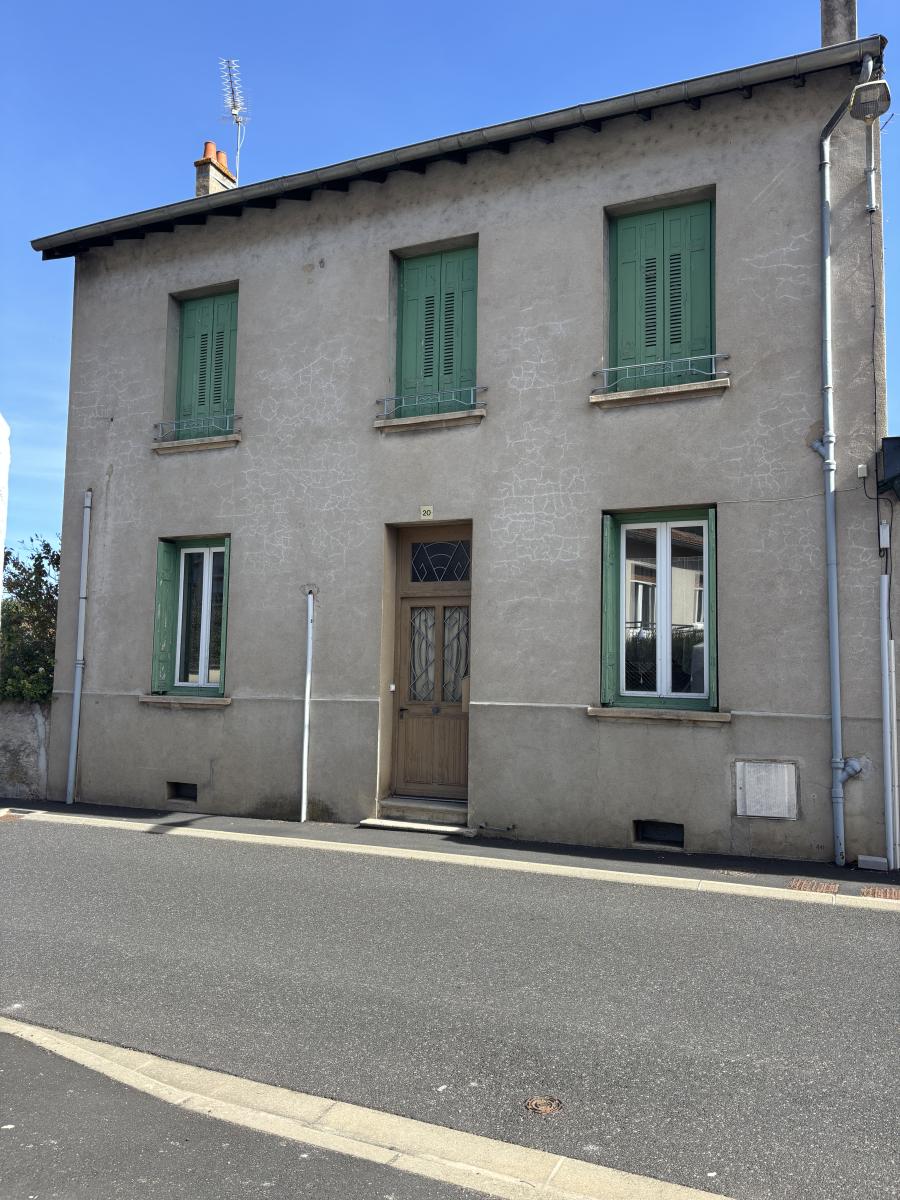 Maison 5 pièces 150 m² · à Bas-en-Basset · 150 m² · 225 000 €