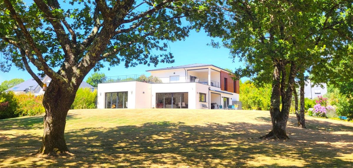 Maison 7 pièces 232 m² · à Ploemel · 232 m² · 1 185 000 €