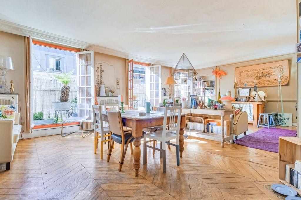 Appartement 4 pièces 96 m² · à Paris 8e Arrondissement · 96,1 m² · 1 207 500 €