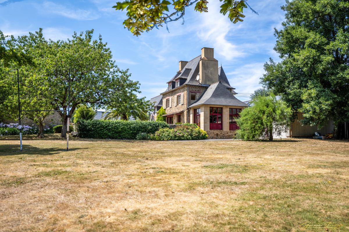 Maison 10 pièces 355 m² · à Saint-Malo · 354,7 m² · 1 714 350 €