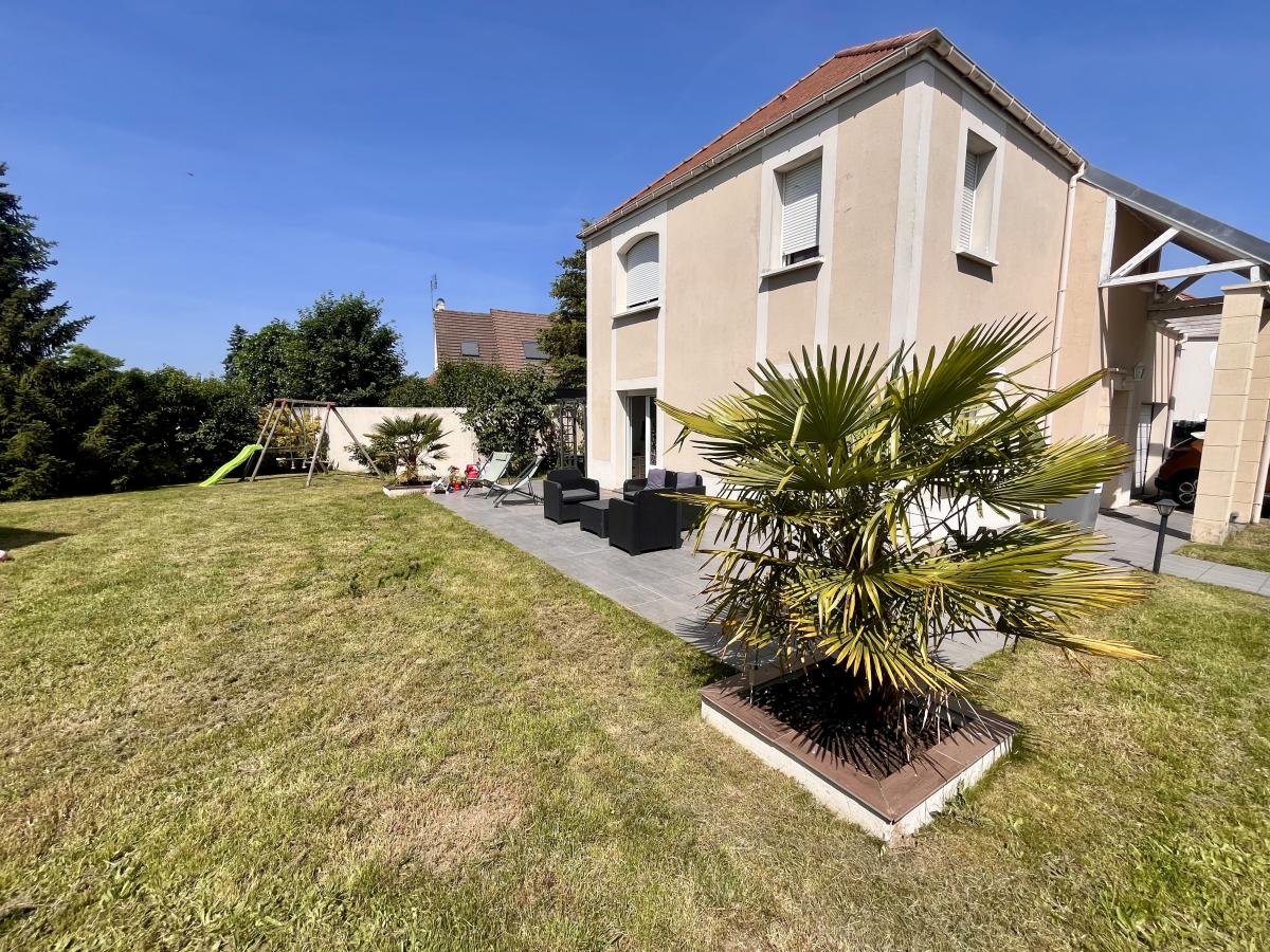 Maison 6 pièces 100 m² · à Saint-Maximin · 100 m² · 305 000 €