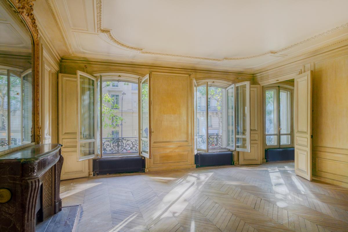Appartement 6 pièces 230 m² · à Paris 7e Arrondissement · 230,4 m² · 3 300 000 €