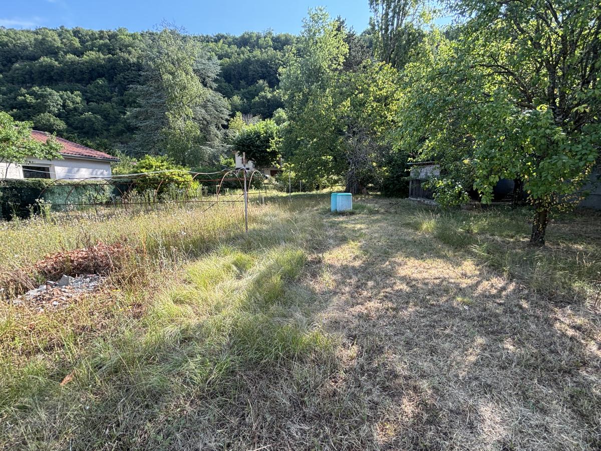 Terrain à Bâtir à 7 mn de LAGNIEU (01) · à Sault-Brénaz · 88 000 €