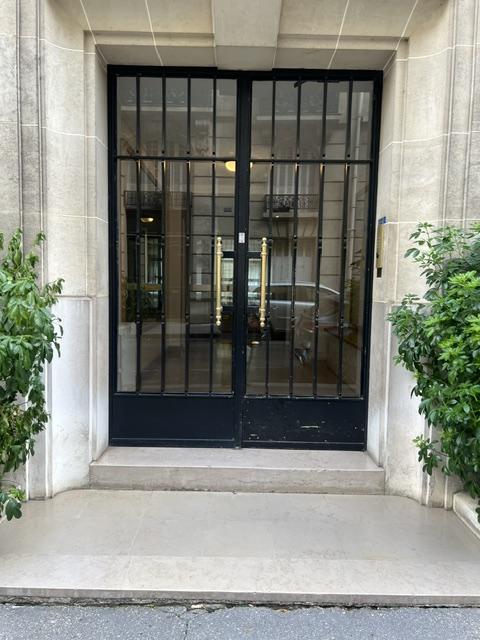 Appartement 3 pièces 69 m² · à Paris 16e Arrondissement · 69,5 m² · 895 700 €