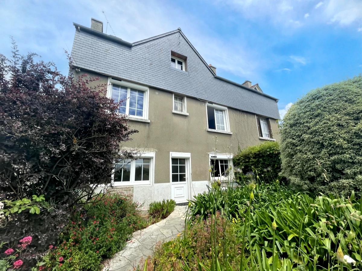 Maison 8 pièces 155 m² · à Ploubazlanec · 155 m² · 270 900 €