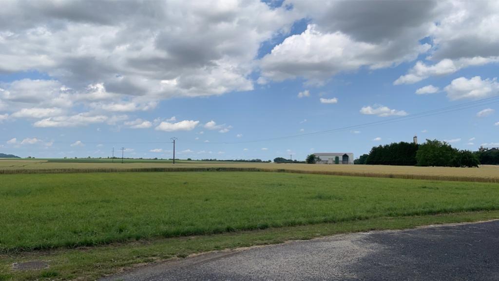 Terrain 1000 m² · à Val-des-Marais · 12 576 €
