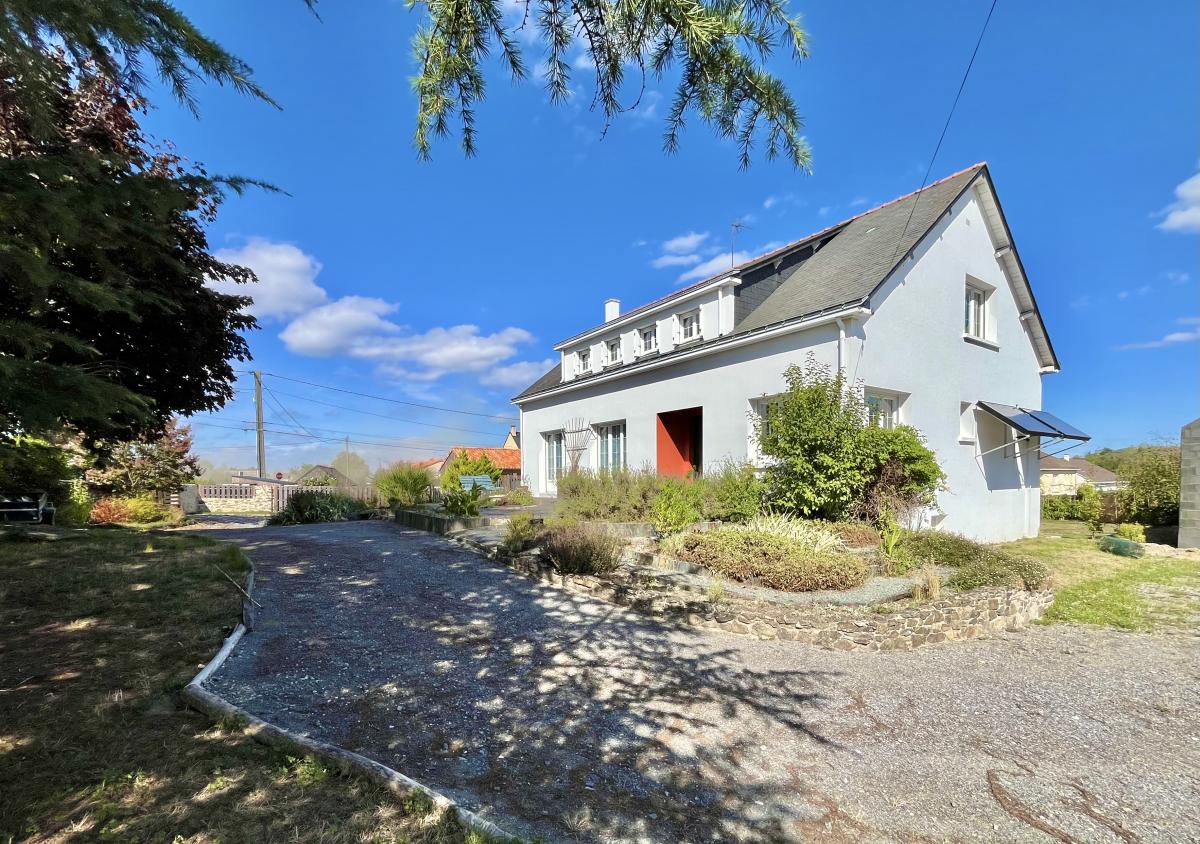 Maison 9 pièces 170 m² · à Mauges-sur-Loire · 169,6 m² · 326 800 €