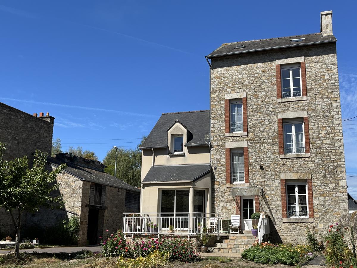 Maison 7 pièces 148 m² · à Dinan · 148,3 m² · 650 050 €