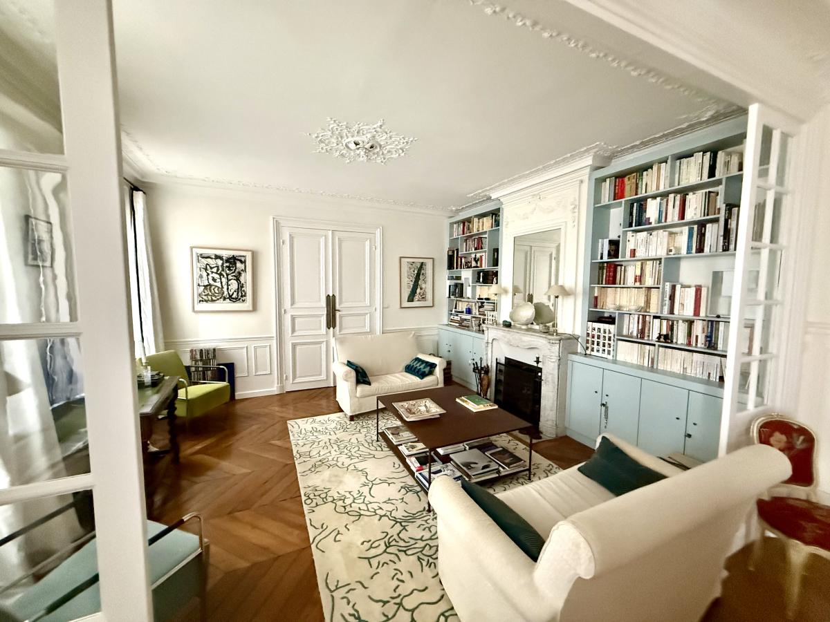Appartement 4 pièces 82 m² · à Paris 16e Arrondissement · 81,8 m² · 1 030 000 €