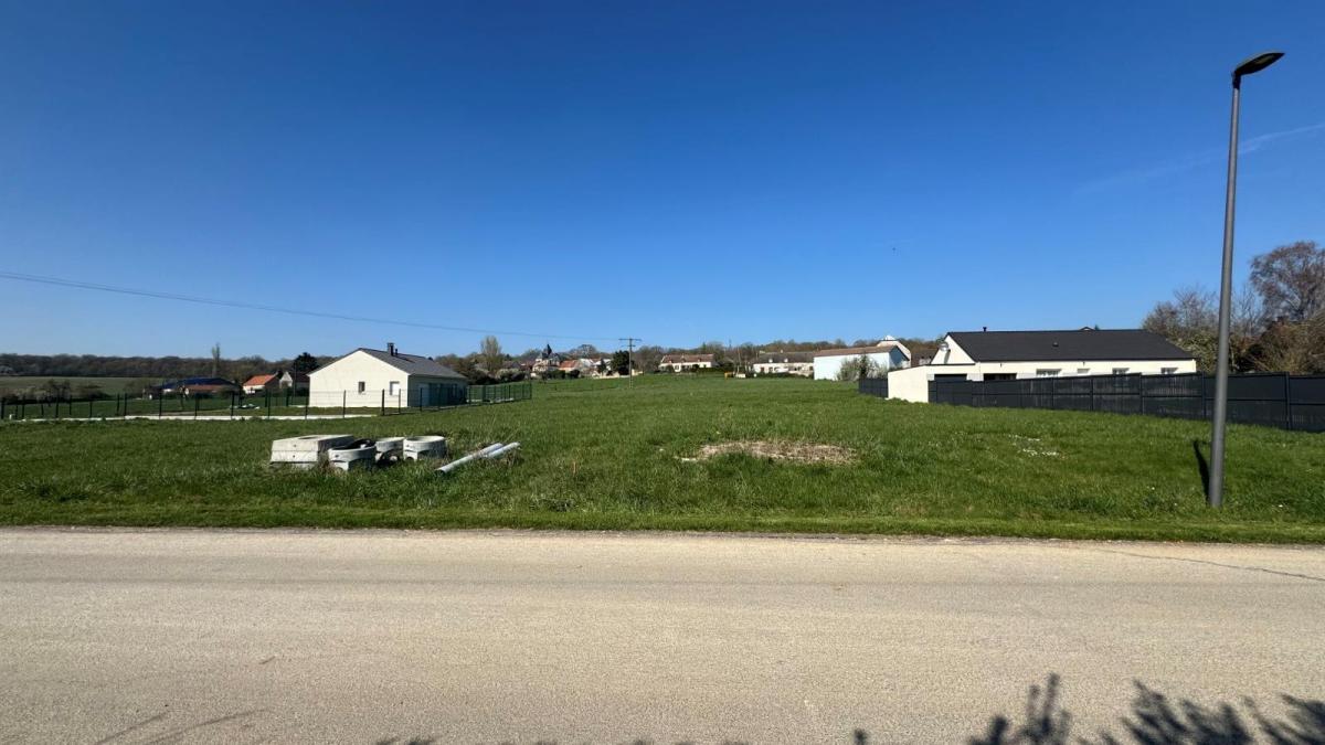 Terrain 900 m² · à Soulières · 31 500 €