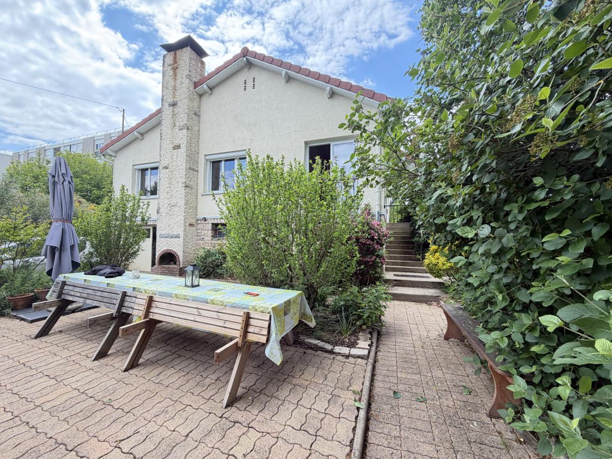 Maison 6 pièces 120 m² · à Lamarche-sur-Saône · 120 m² · 242 000 €