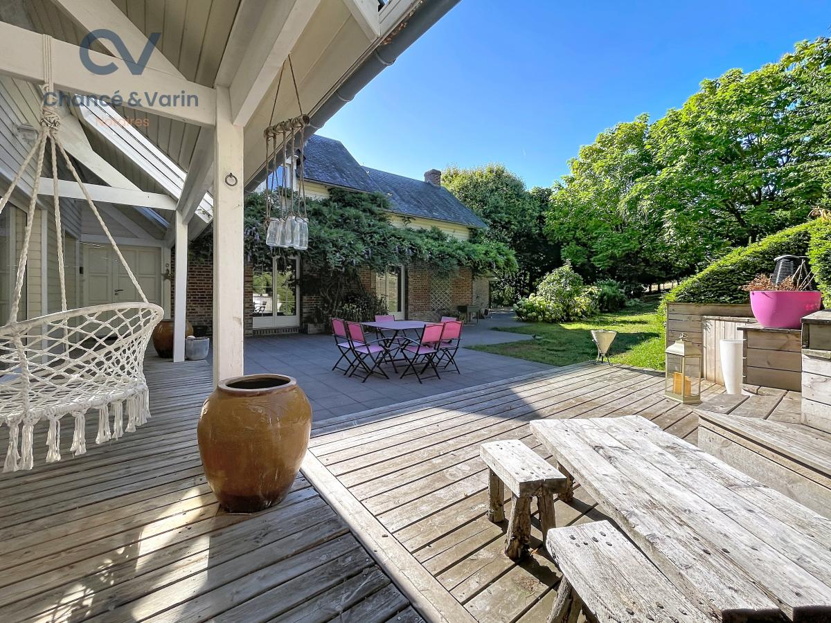 Maison 8 pièces 255 m² · à Lisieux · 255 m² · 549 000 €