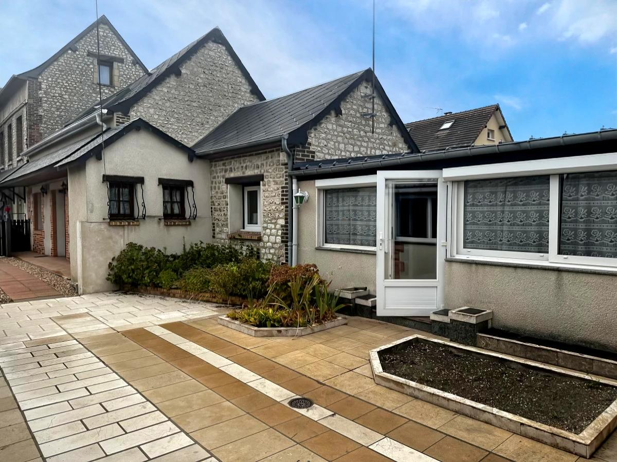 Maison 126 m² · à Saint-Étienne-du-Rouvray · 126 m² · 202 800 €