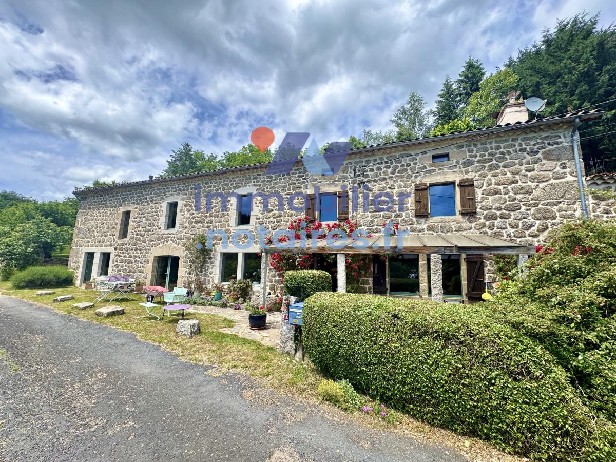 Maison 250 m² · à Grandrieu · 250 m² · 368 000 €